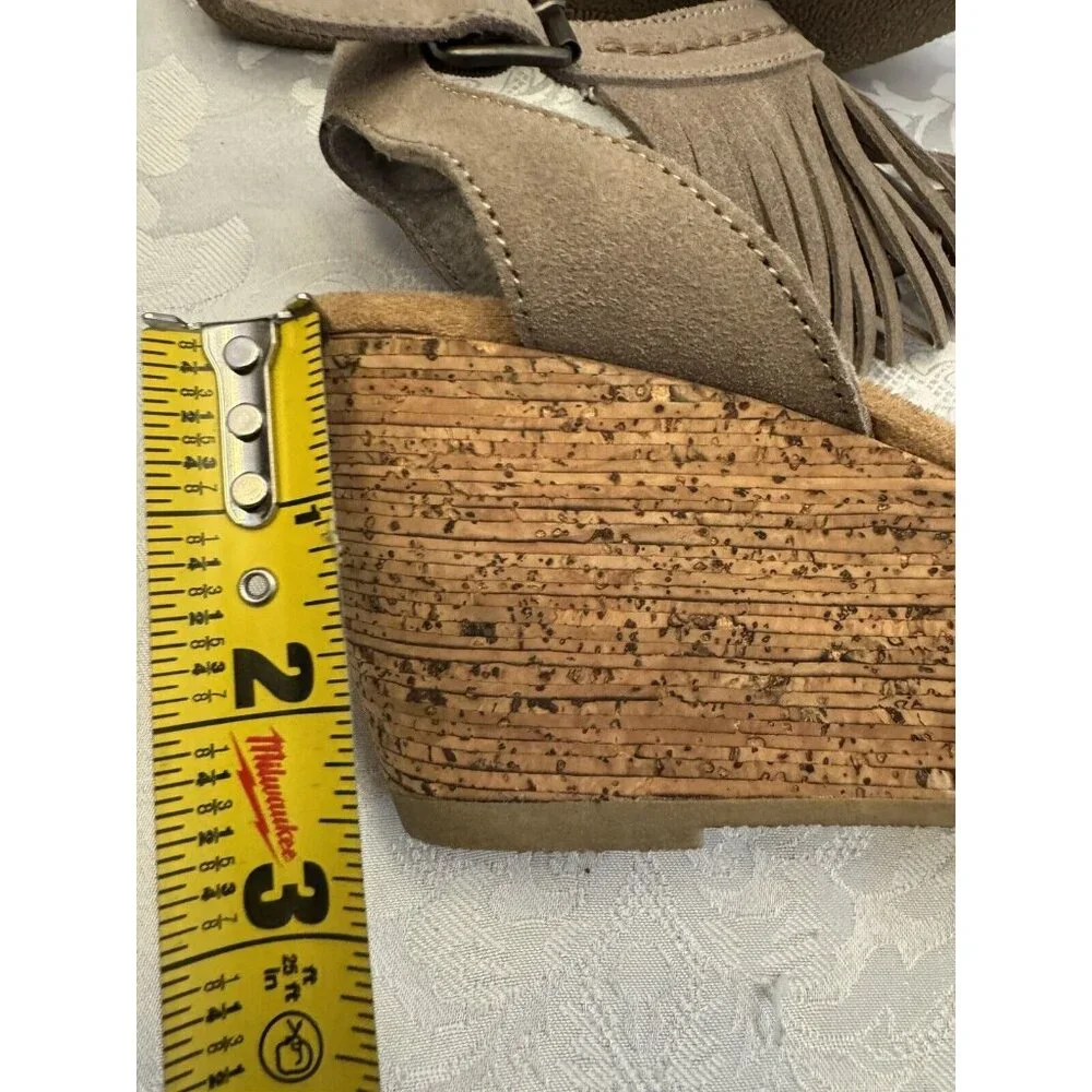 Minnetonka‎ Poppy Size 9 Tan Aqua Blue Wedge Sandal Fringe Comfort 71327